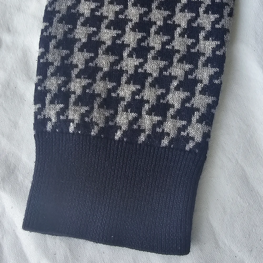 J.Crew 100% Merino Wool Houndstooth Sweater - Women’s Size M - Preppy Quiet Lux